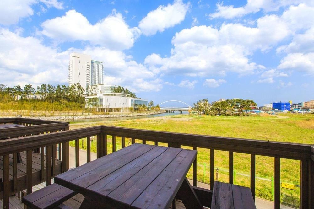 Santa Beach Pension 江陵市 エクステリア 写真